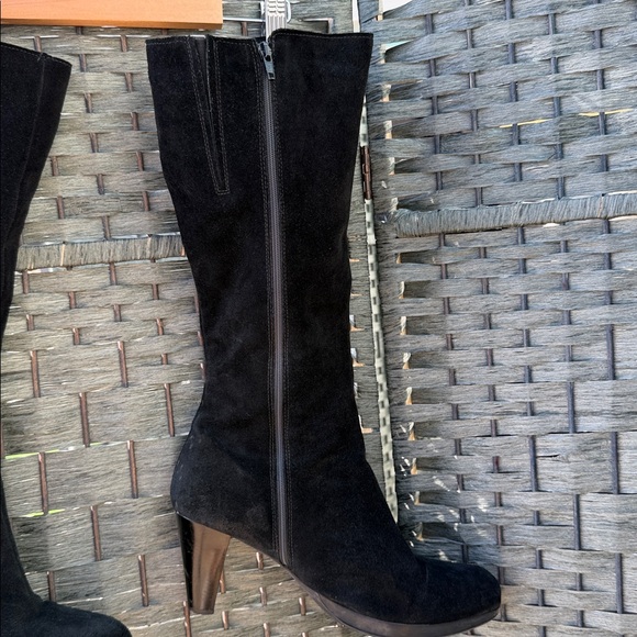 La CANADIENNE Mazy Black Suede Heeled Boots - Picture 8 of 10